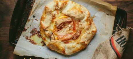Фото рецепт открытого пирога с тыквой,яблоками и сыром бри.